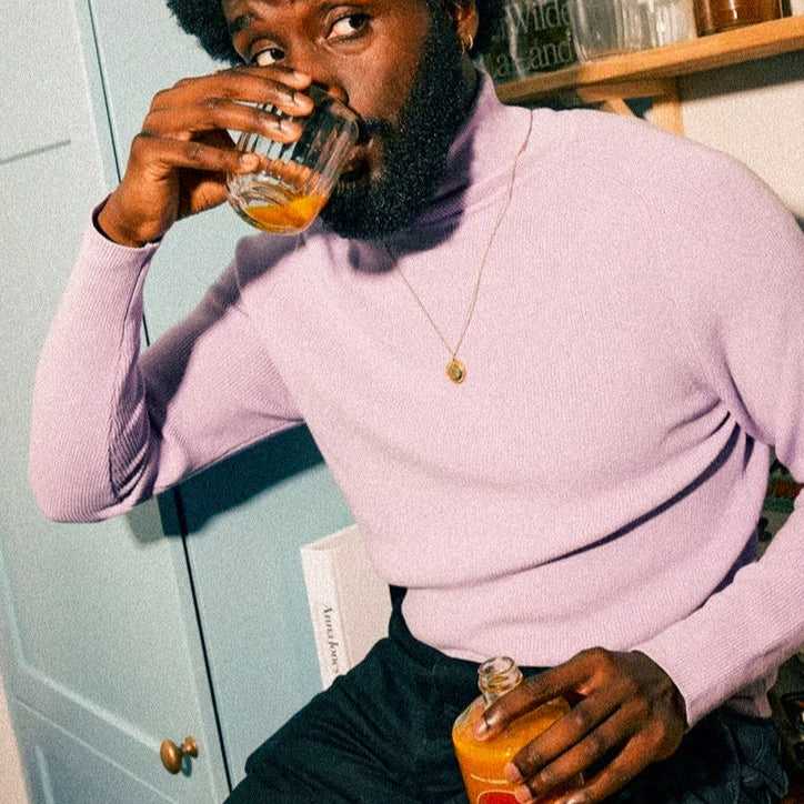 GJ.Tropical Turmeric Lifestyle drinking